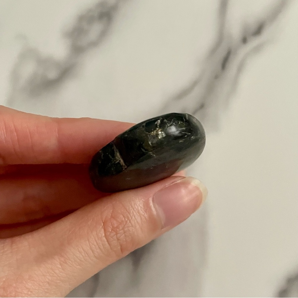 Mini Labradorite Heart - Picture 9 of 9